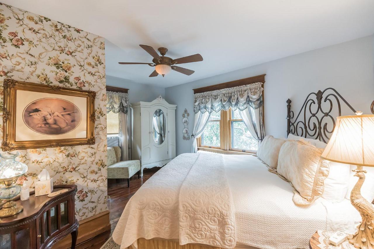 The Inn On Holly B&B Pitman Esterno foto